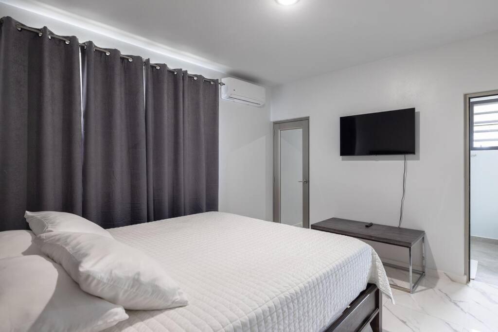 אגואדילה Ramey Cir D, Near Airport, Beaches W/King Bed. מראה חיצוני תמונה