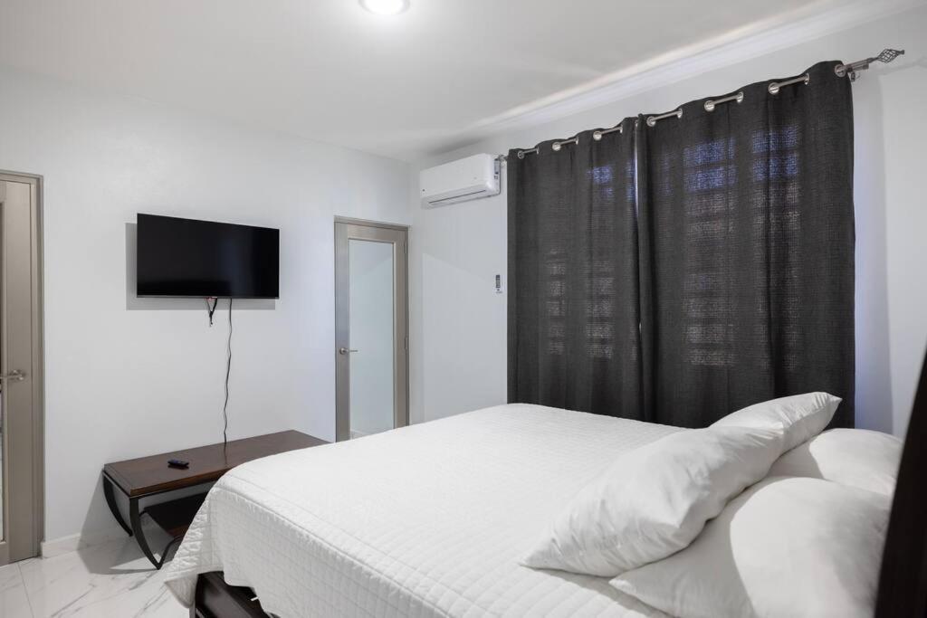 אגואדילה Ramey Cir D, Near Airport, Beaches W/King Bed. מראה חיצוני תמונה
